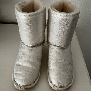 White BearPaw boots, size 8